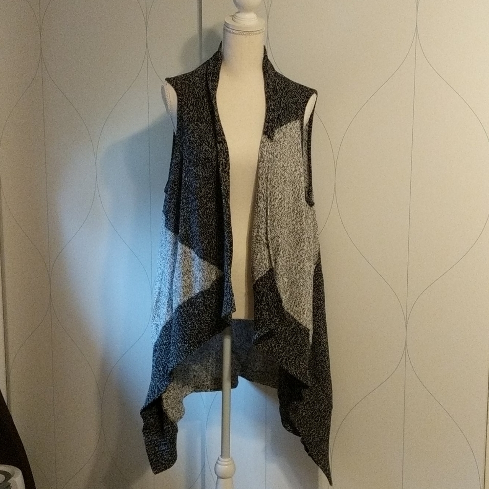 🦚 Sleeveless Sweater Cardigan